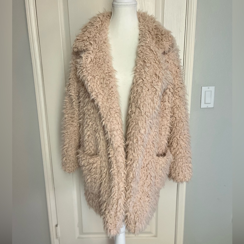 Sage the Label Penny Lane Fuzzy Faux Fur Cozy Jacket. Size Medium, NWOT.